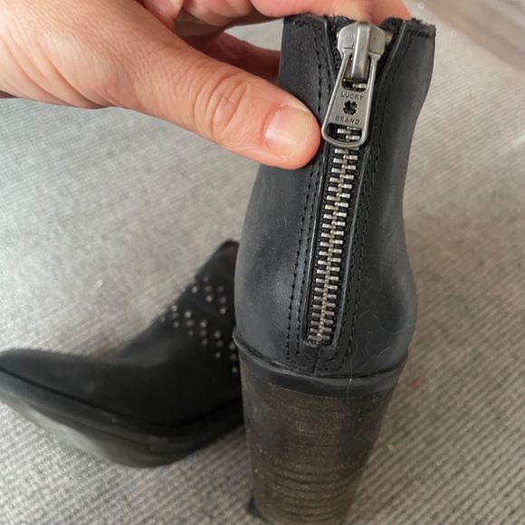 Lucky brand booties size 6.5 studded black ankle boots leather - Picture 5 of 5